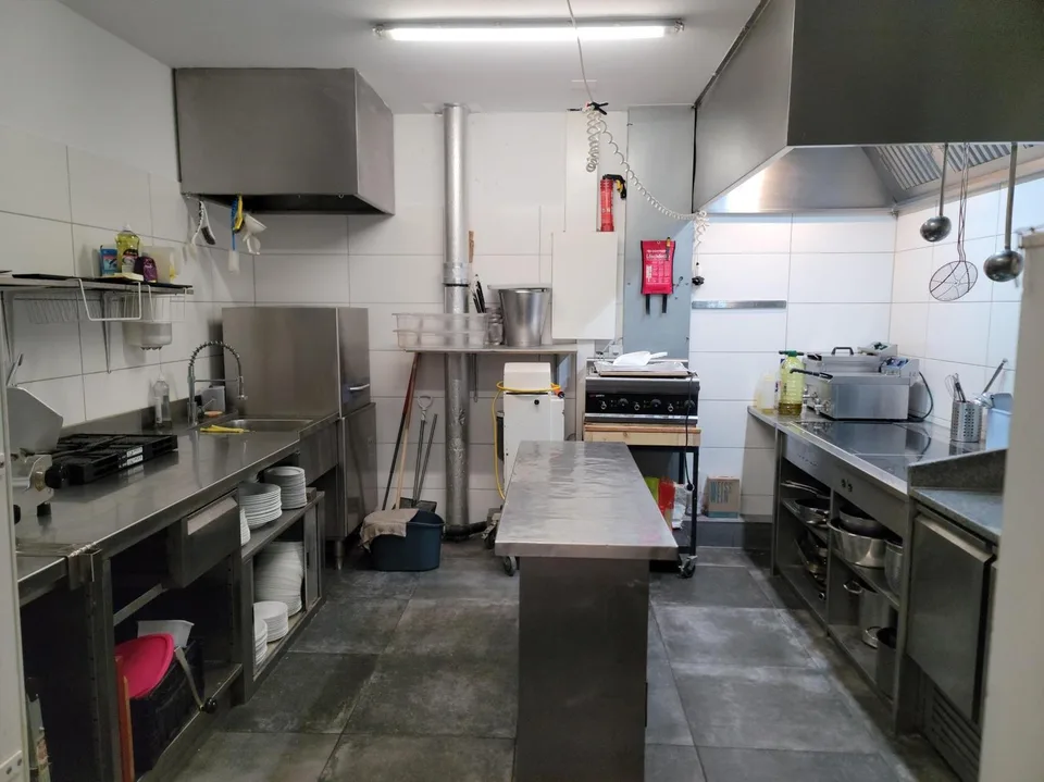 RICERCHIAMO GESTORE DI RISTORANTE – HORW / LUZERN – foto 8 di 20