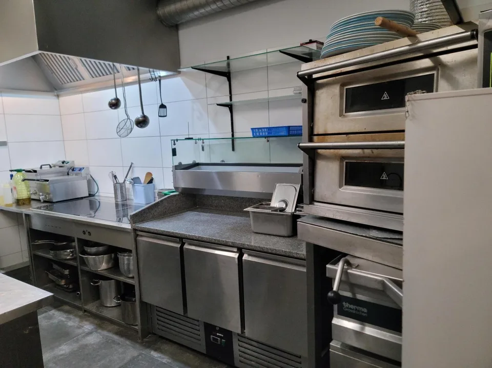RICERCHIAMO GESTORE DI RISTORANTE – HORW / LUZERN – foto 10 di 20