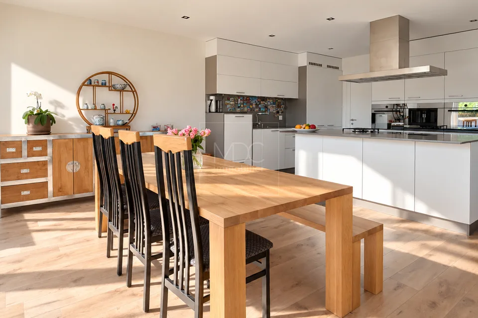Villa individuelle contemporaine avec vue dégagée à Villeneuve (FR) – photo 4 sur 13