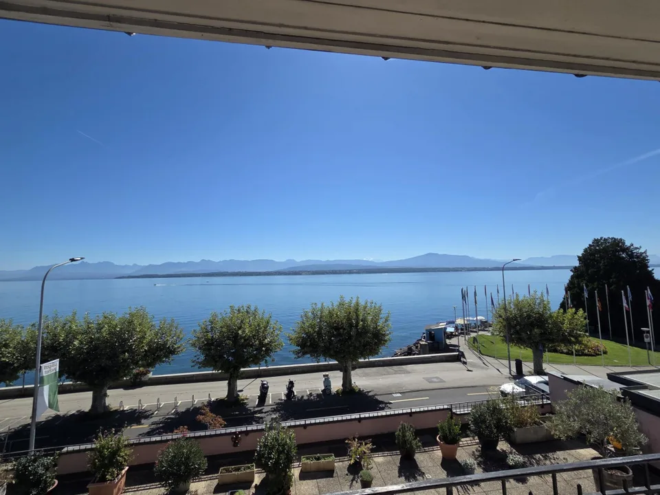 In affitto a Nyon - Appartamento d'eccezione arredato sul lago – foto 2 di 8