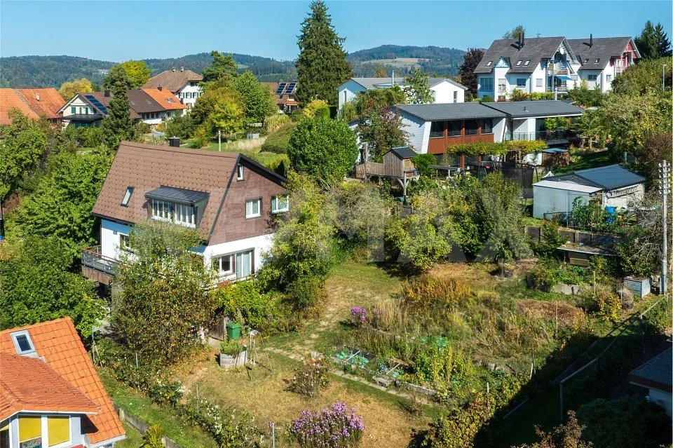 Ein Zuhause mit fantastischer Weitsicht und viel Potenzial – Foto 3 von 13