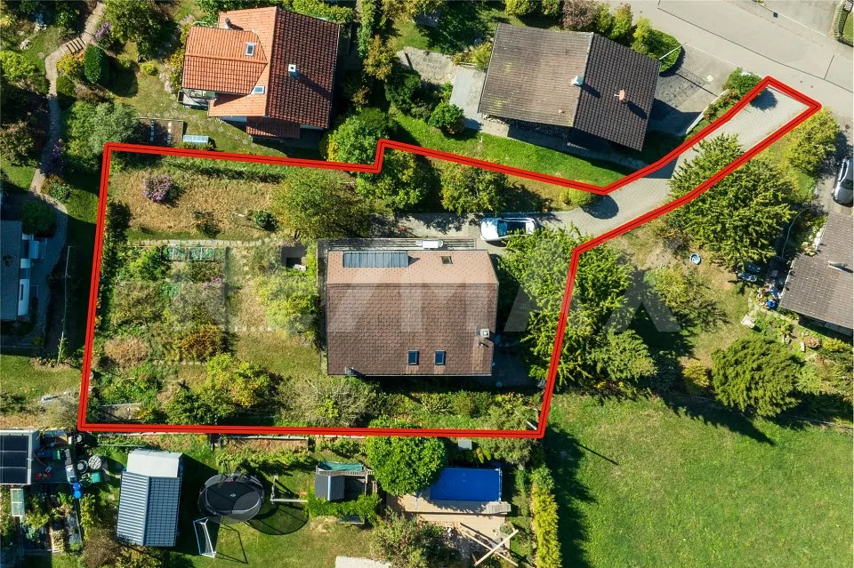 Ein Zuhause mit fantastischer Weitsicht und viel Potenzial – Foto 2 von 13