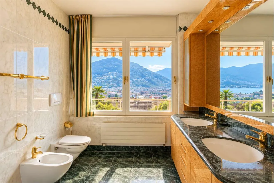 Elegantes Wohnhaus mit Seeblick und privatem Garten – Foto 9 von 13