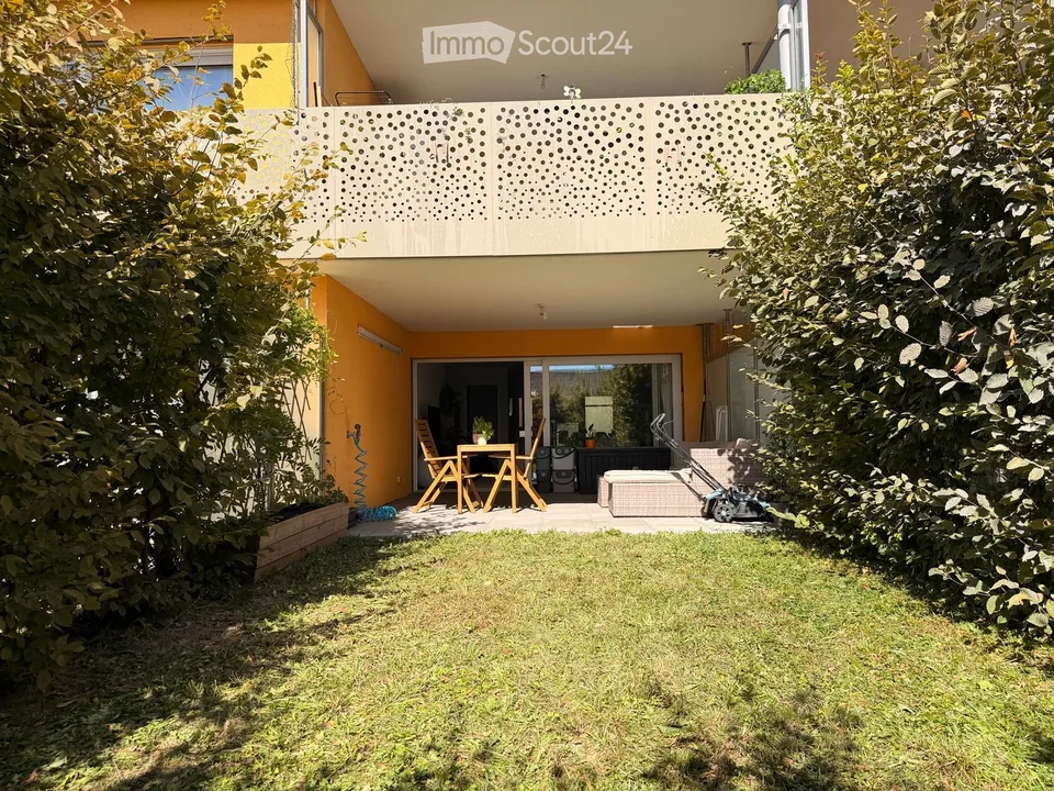 Wohnung 2,5 Zimmer mit Terrasse und Garten – Foto 2 von 5