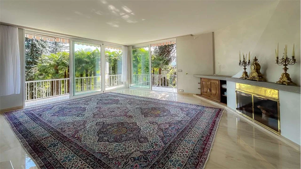 Villa mit Pool und Nebengebäude – Foto 7 von 13