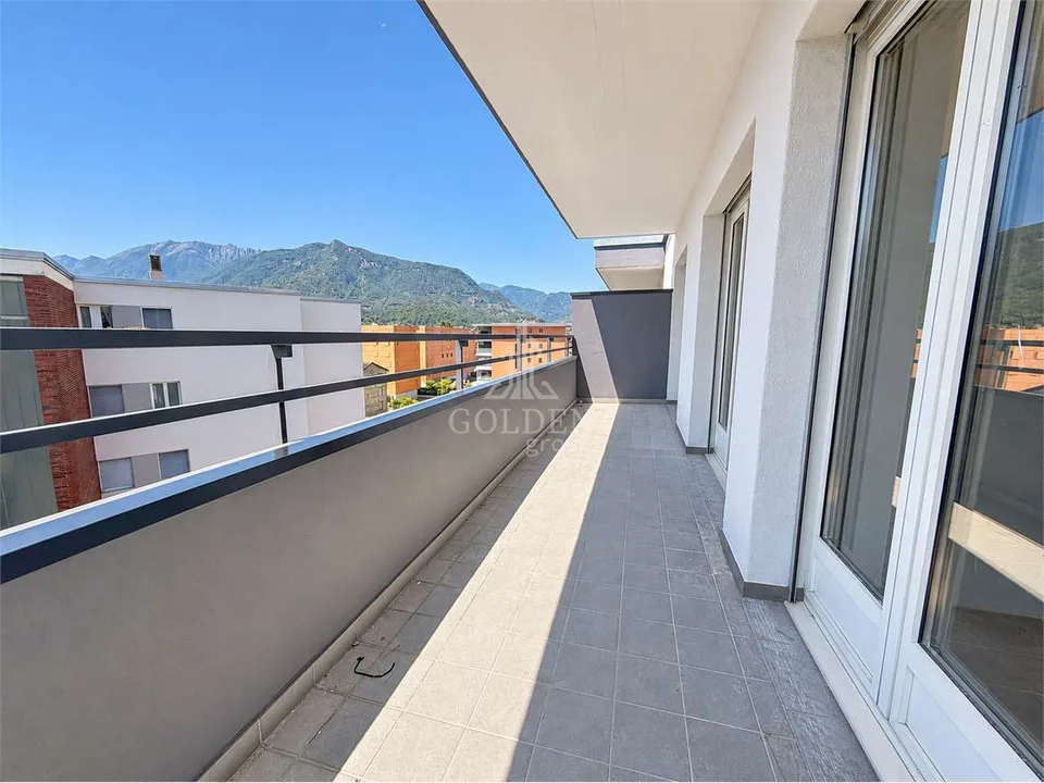 3,5 Zimmer mit Balkon, wenige Schritte von der Piazza Grande entfernt – Foto 2 von 10
