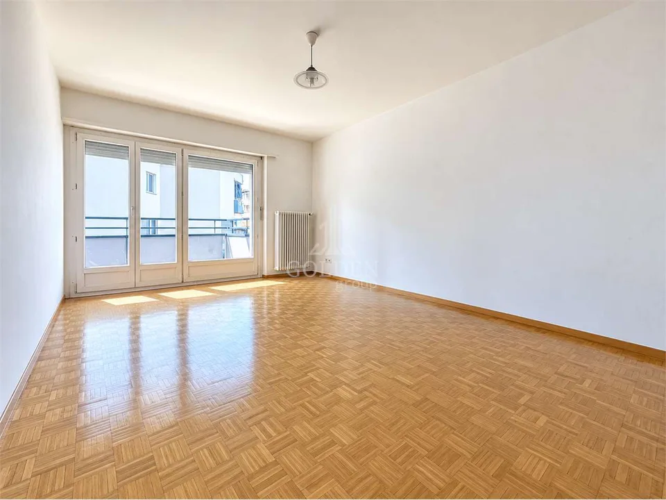 3,5 Zimmer mit Balkon, wenige Schritte von der Piazza Grande entfernt – Foto 5 von 10