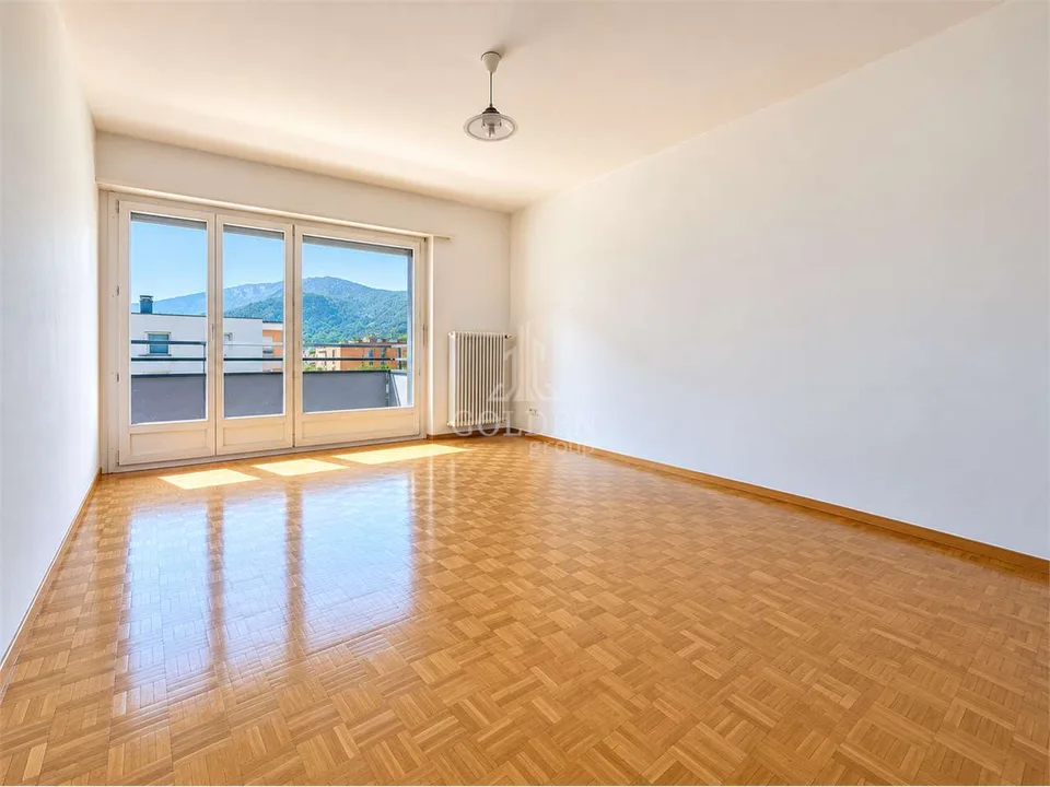 3,5 Zimmer mit Balkon, wenige Schritte von der Piazza Grande entfernt – Foto 4 von 10
