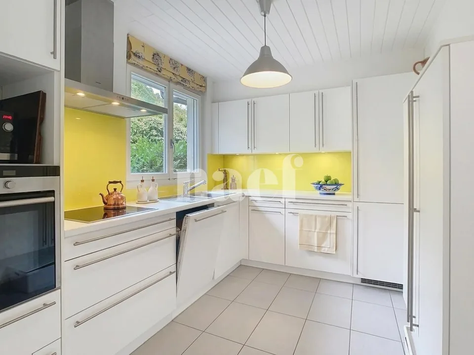 Haus mit 5.5 Zimmern, Terrasse und Garten – Foto 3 von 8