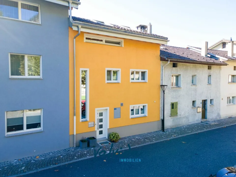 Ein Raumwunder der Extraklasse - hochwertig saniertes 5.5-Zimmer-Reihenhaus in Gampel – Foto 3 von 14