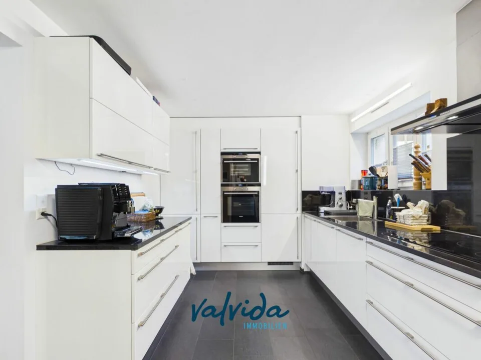 Ein Raumwunder der Extraklasse - hochwertig saniertes 5.5-Zimmer-Reihenhaus in Gampel – Foto 2 von 14