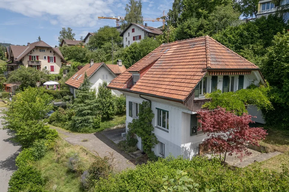 Einfamilienhaus mit Baulandreserve an zentraler Lage – Foto 2 von 13