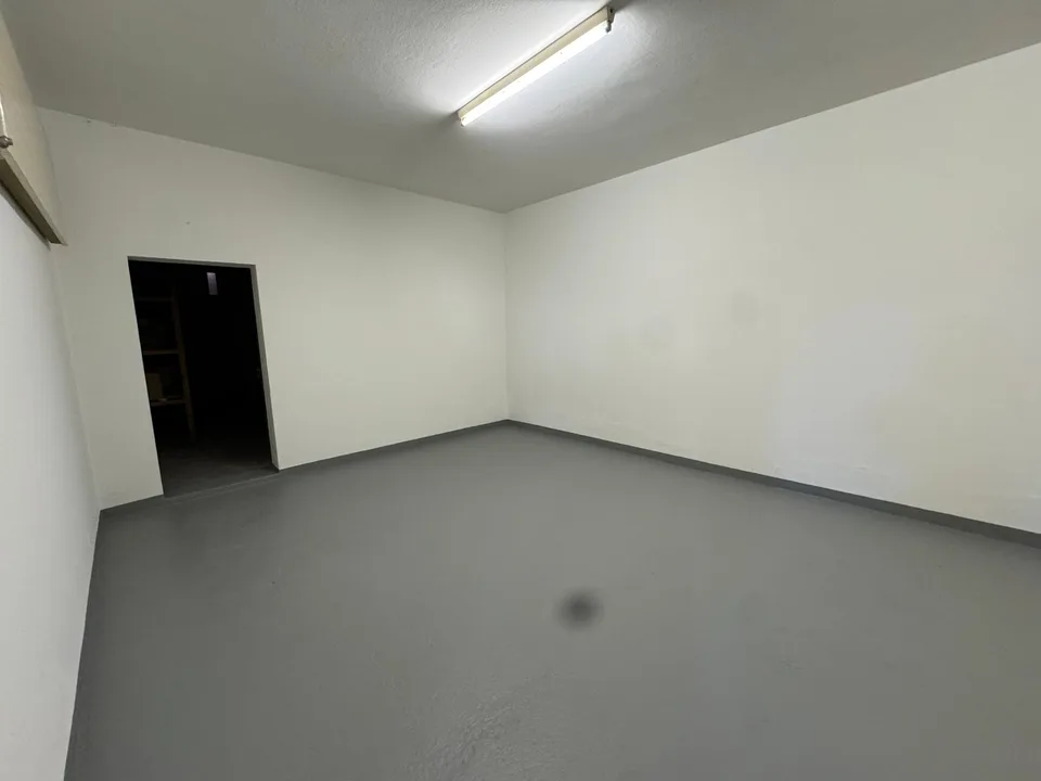 Verkauf oder Vermietung von Gewerbe-/Büro-/Verwaltungsimmobilie mit Büros in Balerna – Foto 17 von 30