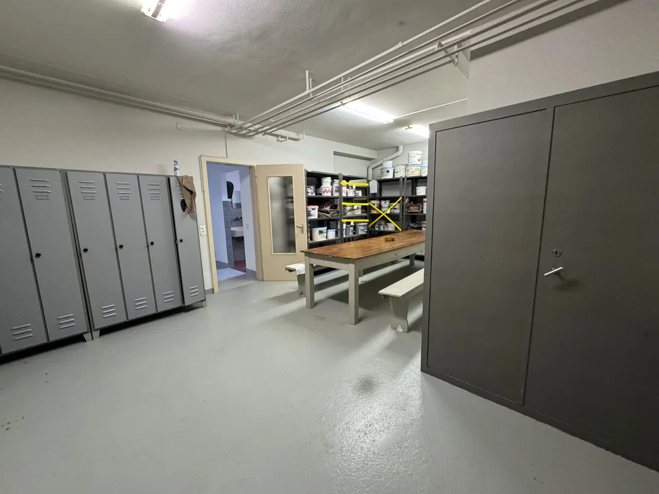 Verkauf oder Vermietung von Gewerbe-/Büro-/Verwaltungsimmobilie mit Büros in Balerna – Foto 11 von 30