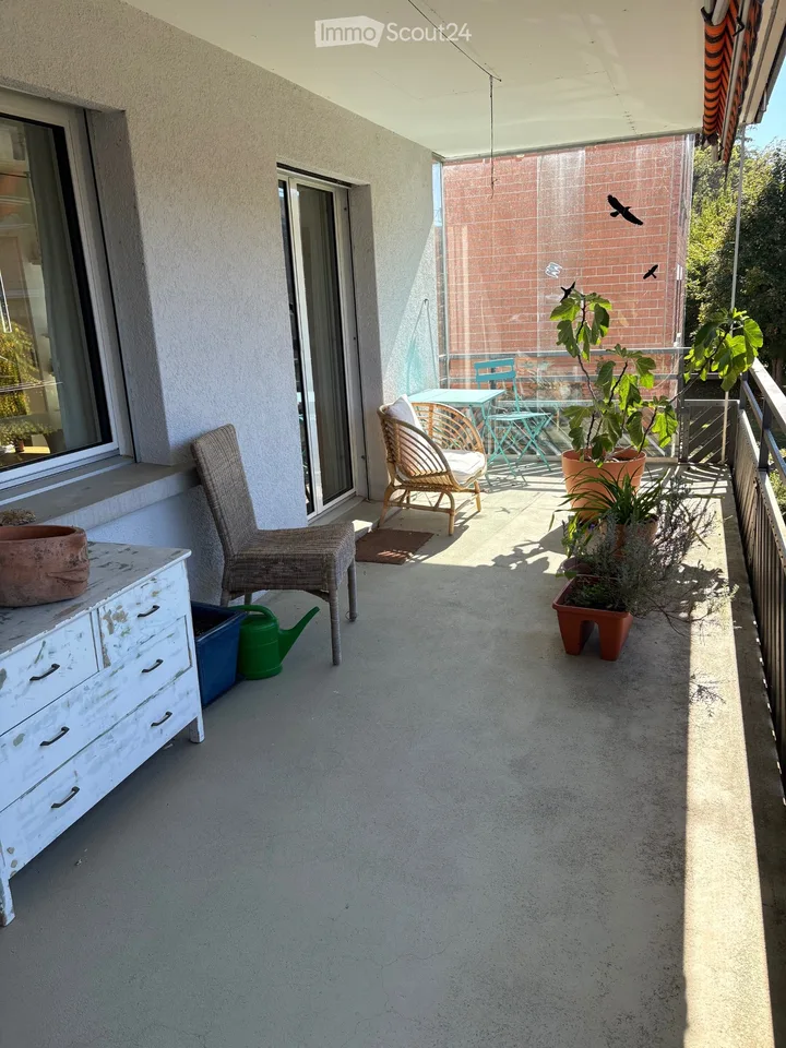 Helle 3.5 Zimmerwohnung mit 2 Balkonen – Foto 5 von 12