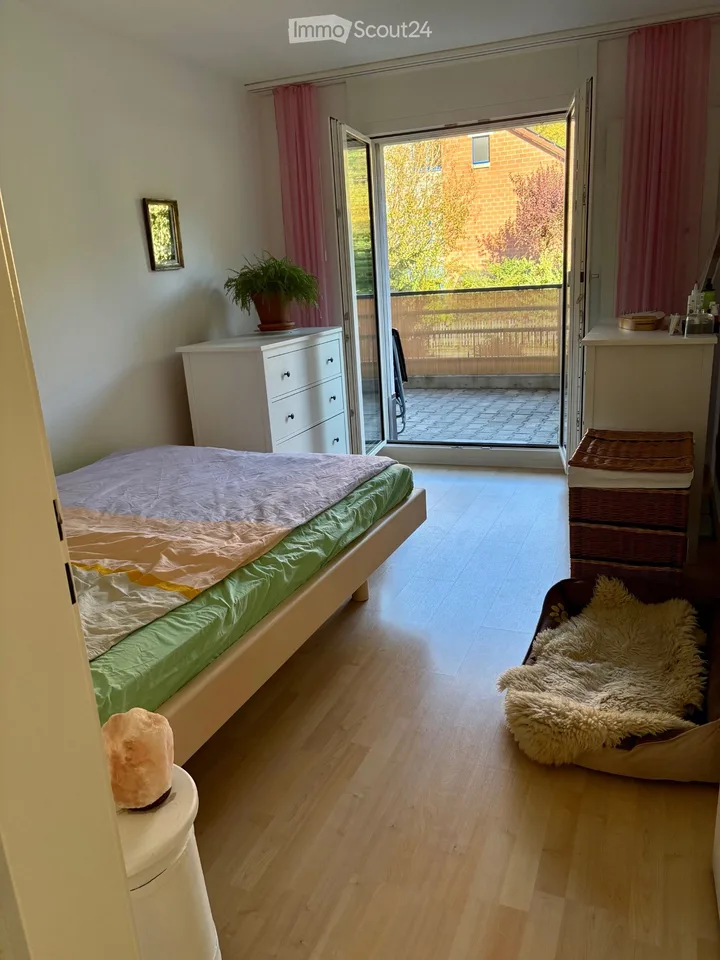 Helle 3.5 Zimmerwohnung mit 2 Balkonen – Foto 8 von 12