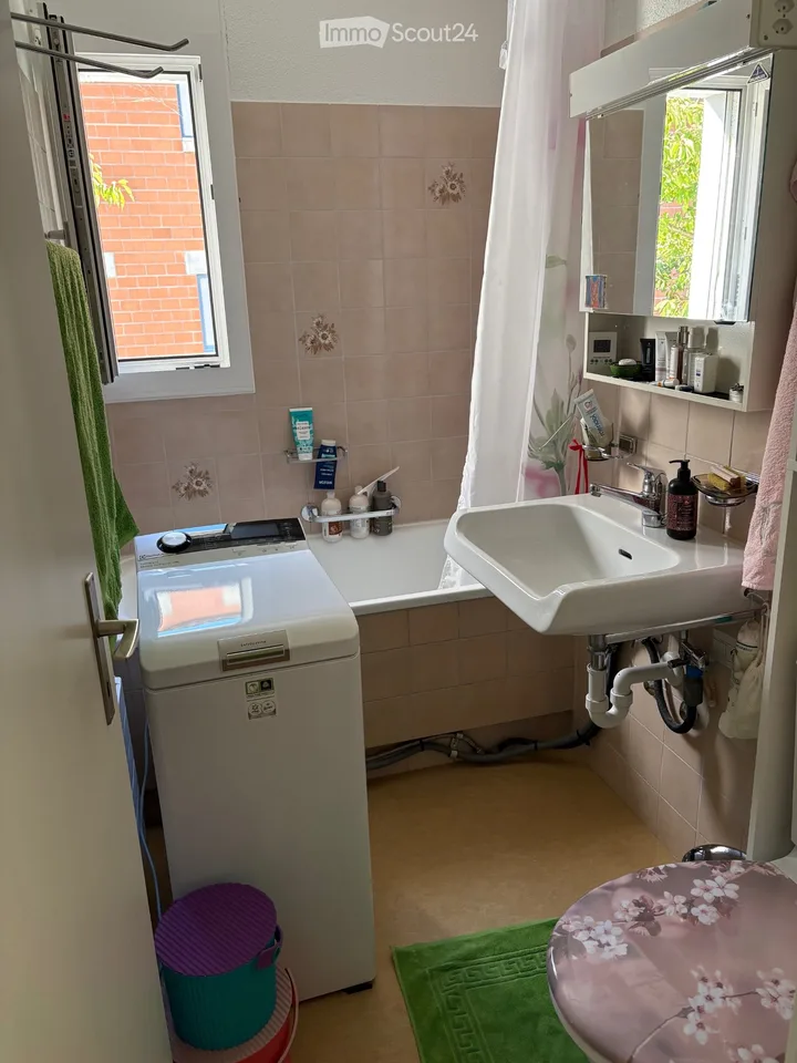 Helle 3.5 Zimmerwohnung mit 2 Balkonen – Foto 10 von 12