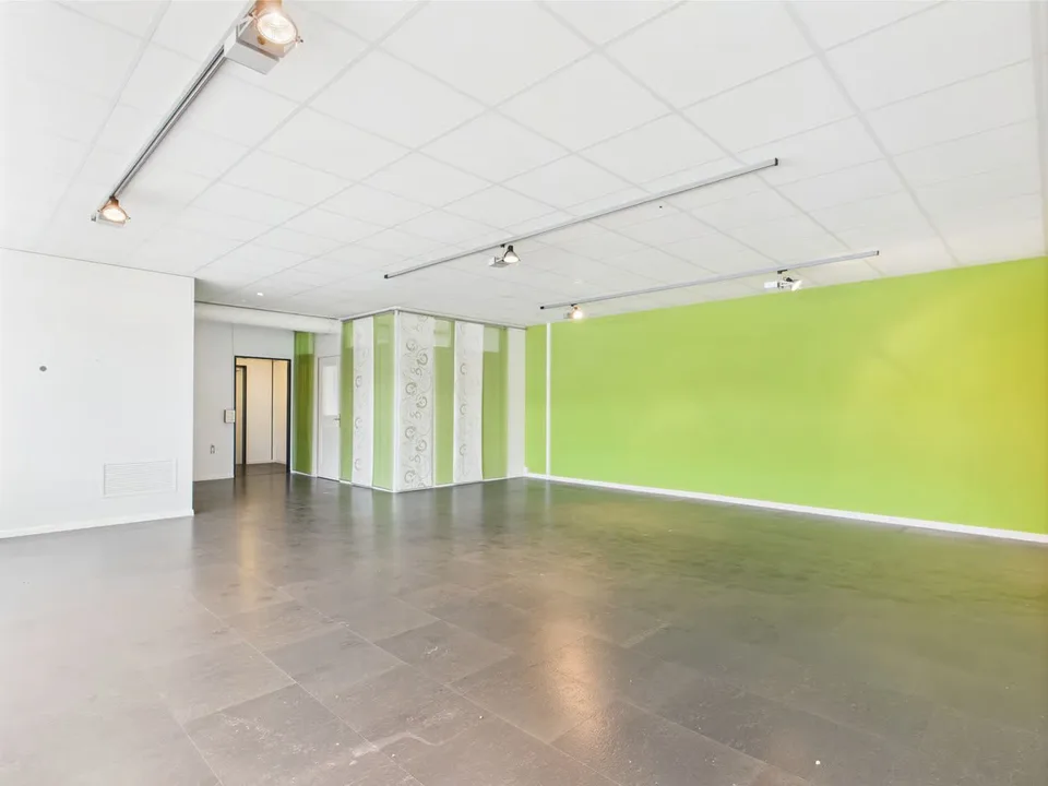 310m2 moderne Bürofläche im 2. OG in Murten – Foto 4 von 19