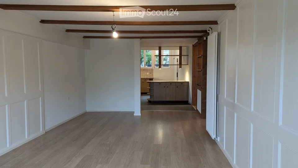 Ruhige, grosse 4 Zimmer-Wohnung, 1. Etage – Foto 4 von 9