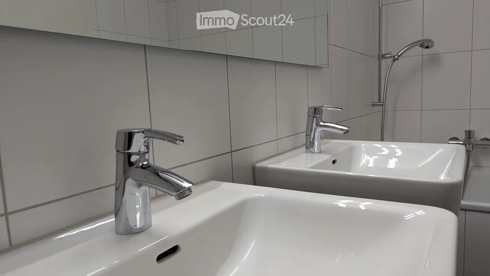 Ruhige, grosse 4 Zimmer-Wohnung, 1. Etage – Foto 7 von 9