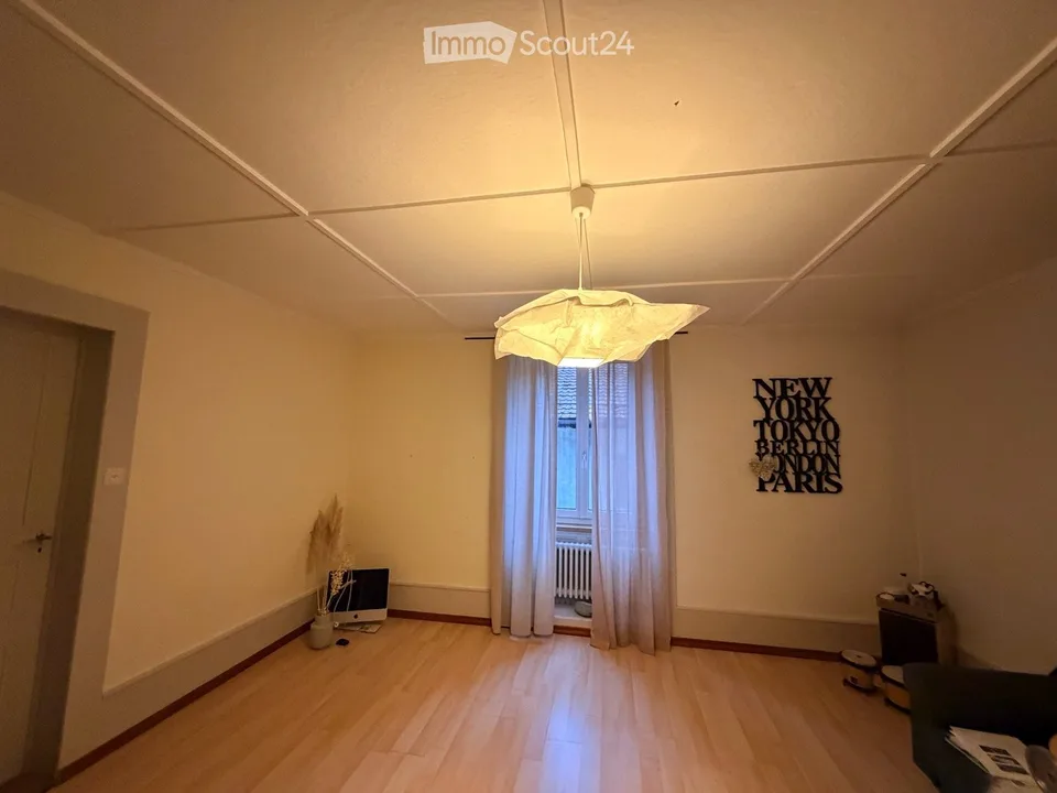 Große 5.5-Zimmer-Wohnung mit Garage – Foto 3 von 5