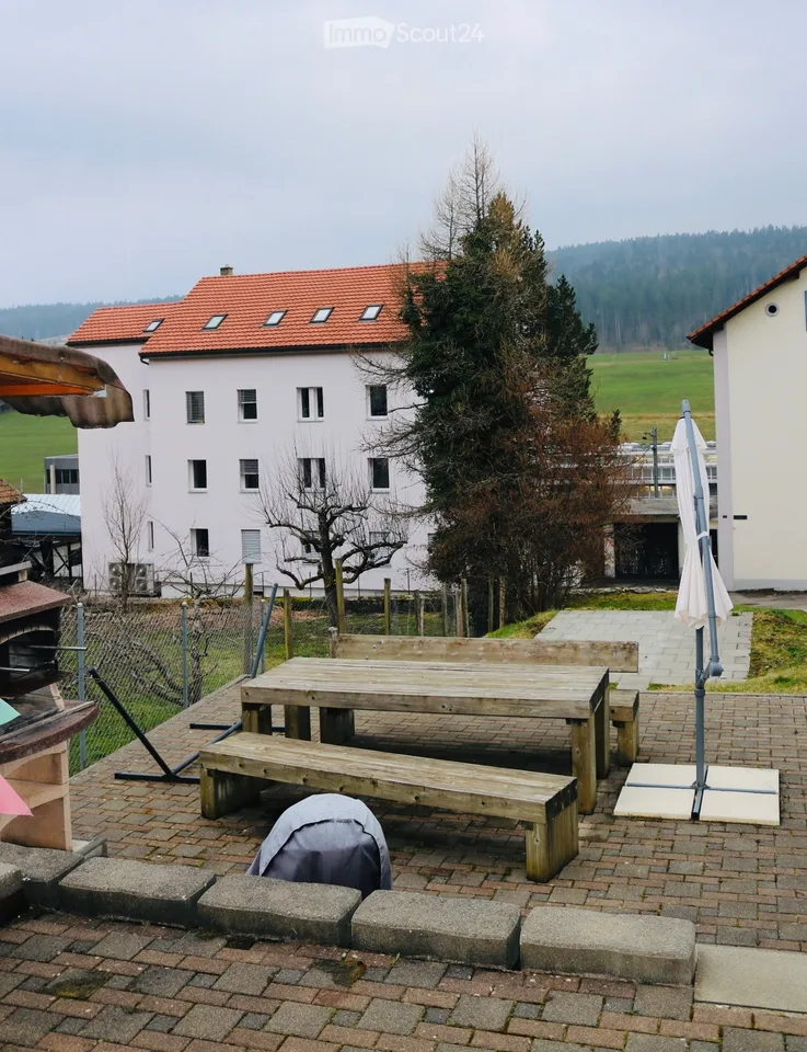 Große 5.5-Zimmer-Wohnung mit Garage – Foto 2 von 5