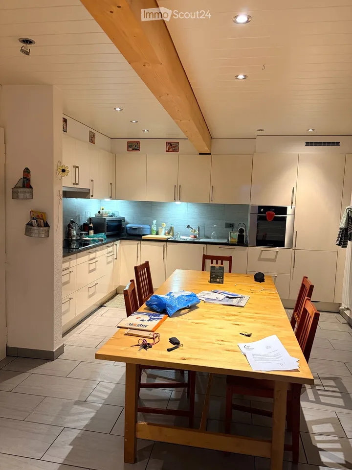 Große 5.5-Zimmer-Wohnung mit Garage – Foto 4 von 5