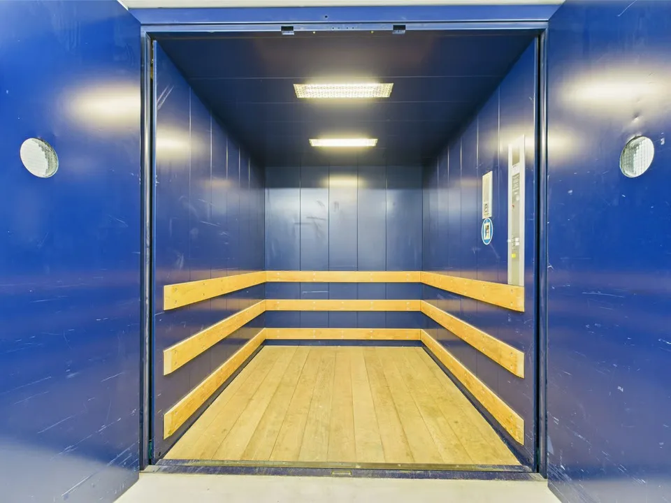 350m2 Spazio ufficio moderno in posizione centrale a Murten – foto 21 di 21