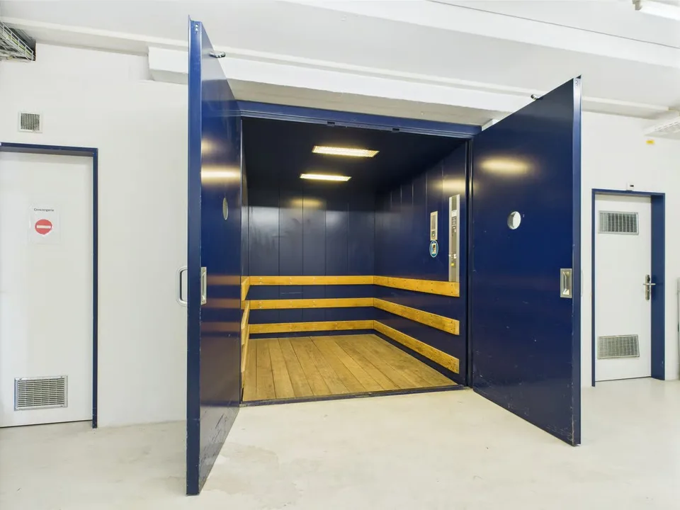 350m2 Spazio ufficio moderno in posizione centrale a Murten – foto 20 di 21