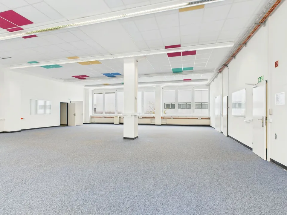 Espace de bureau polyvalent de 350 m2 (cabinet, crèche, physiothérapie) – photo 3 sur 11