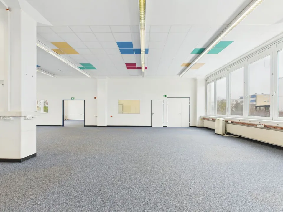 Espace de bureau polyvalent de 350 m2 (cabinet, crèche, physiothérapie) – photo 6 sur 11