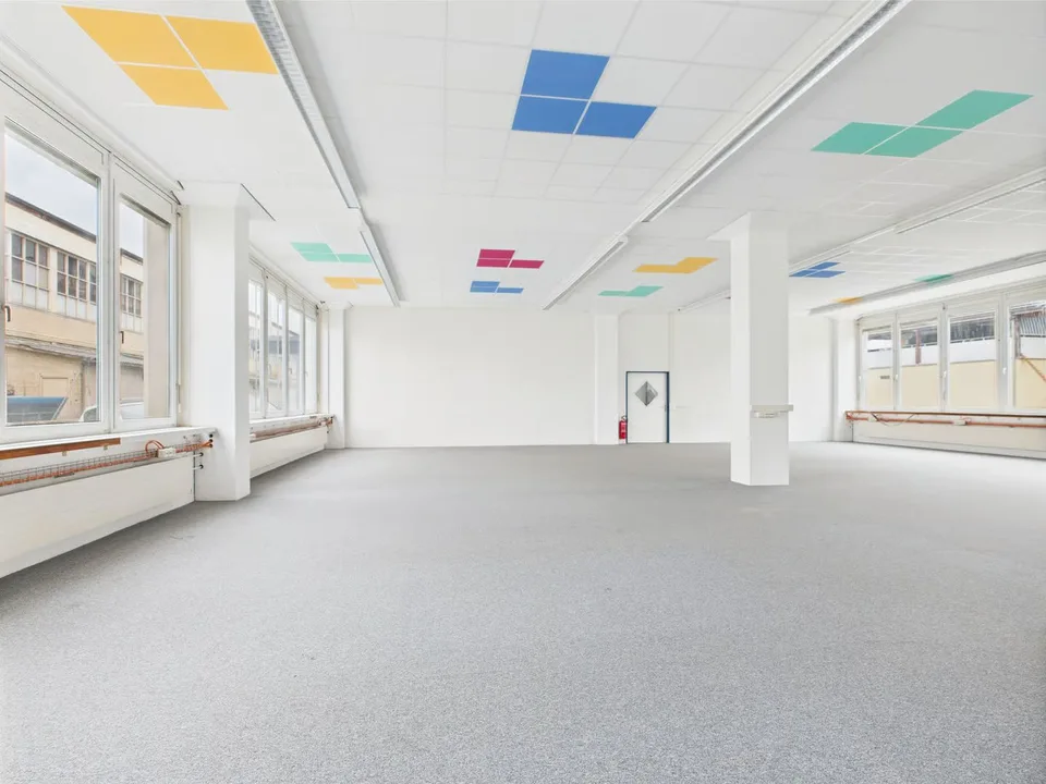 Moderne Gewerberäume im Erdgeschoss in Murten zu vermieten – Foto 5 von 9
