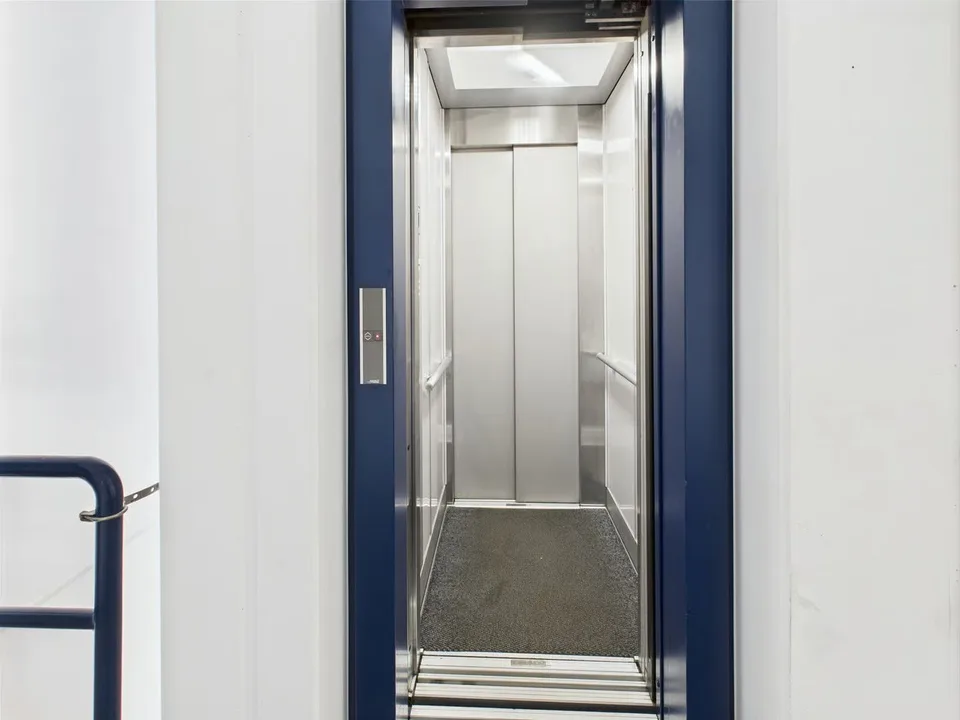 310m2 moderne Gewerbefläche im 2. OG in Murten – Foto 17 von 19