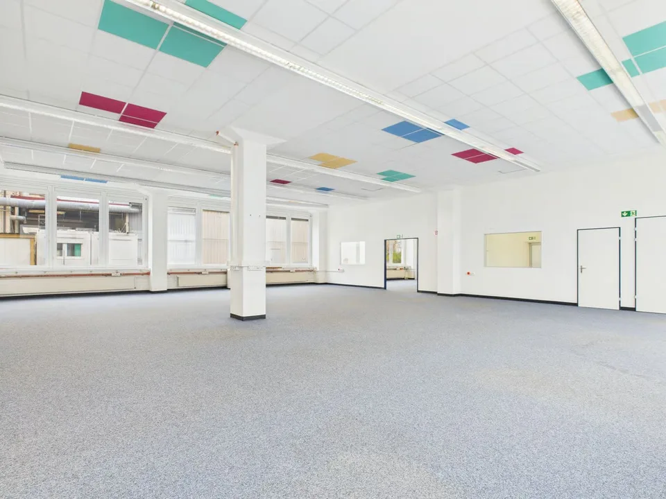 350m2 vielseitig nutzbare Bürofläche (Praxis, Kita, Physio) – Foto 7 von 11