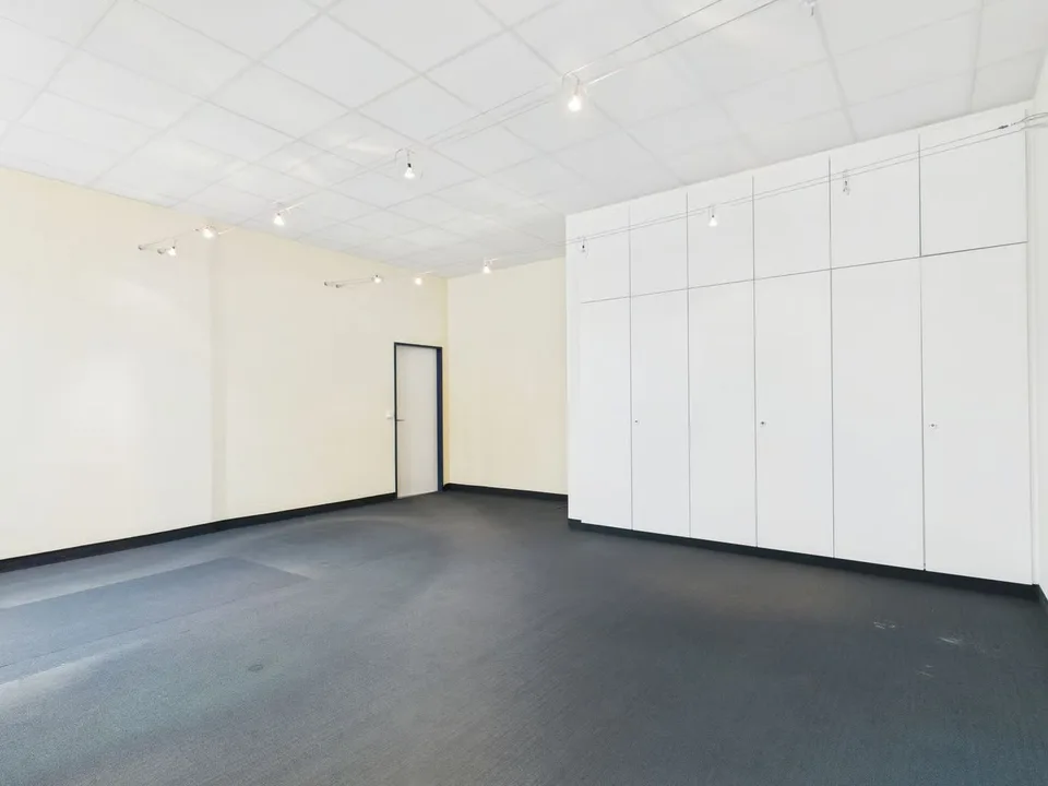 350m2 vielseitig nutzbare Bürofläche (Praxis, Kita, Physio) – Foto 9 von 11