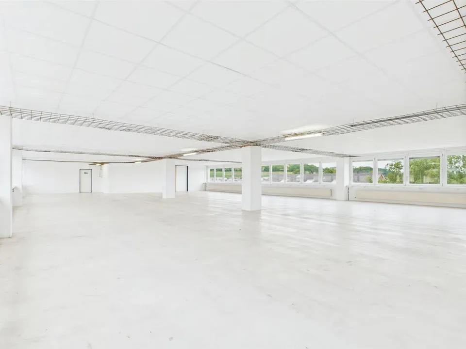 350m2 - Moderne und helle Gewerbefläche im 2. OG mit toller Aussicht – Foto 10 von 14