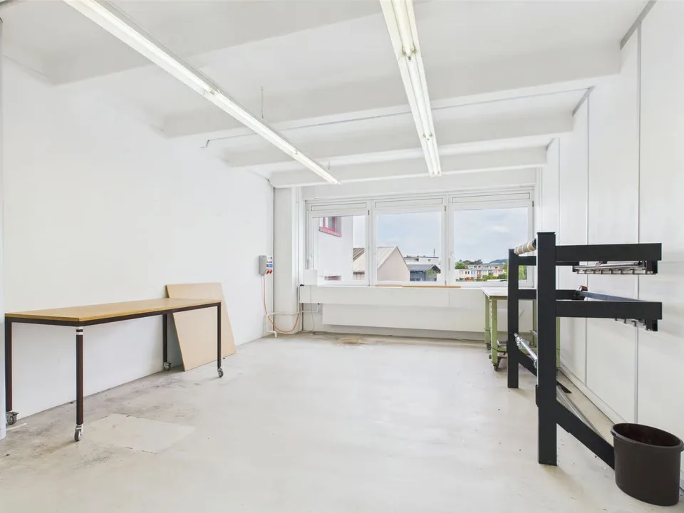 350m2 helle Gewerbefläche mit integrierten Büros – Foto 17 von 21
