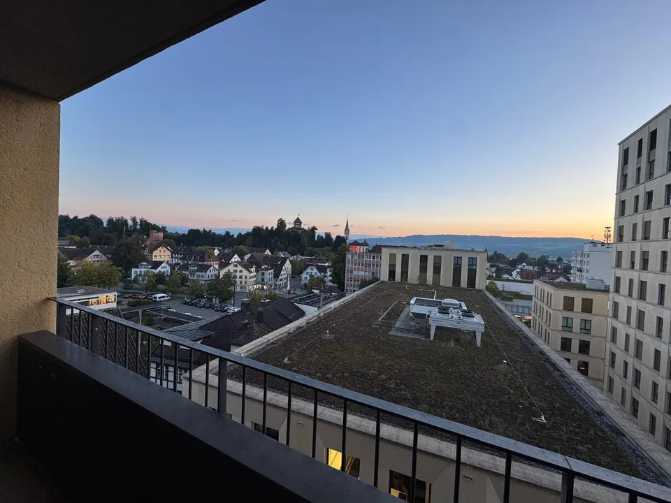 Befristet: Möbliertes WG-Zimmer mit eigenem Bad und Tiefgaragenplatz – November bis Januar – Foto 6 von 8
