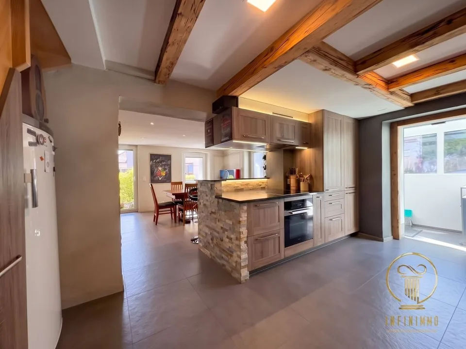 Saint-George - PORTA APERTA - Casa contemporanea rinnovata con gusto, vista lago e fascino unico! – foto 2 di 13
