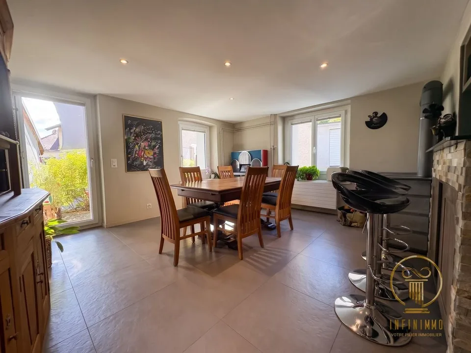 Saint-George - PORTA APERTA - Casa contemporanea rinnovata con gusto, vista lago e fascino unico! – foto 3 di 13