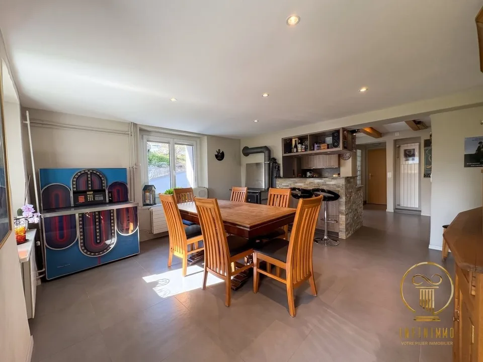 Saint-George - PORTA APERTA - Casa contemporanea rinnovata con gusto, vista lago e fascino unico! – foto 4 di 13
