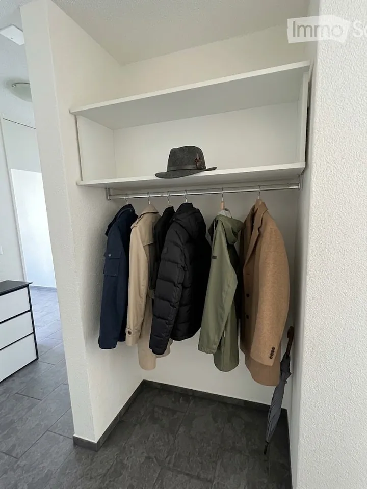 Moderne und grosszügige 4 1/2 Zimmer Eigentums-Wohnung mit grossem verglastem Balkon – Foto 10 von 17