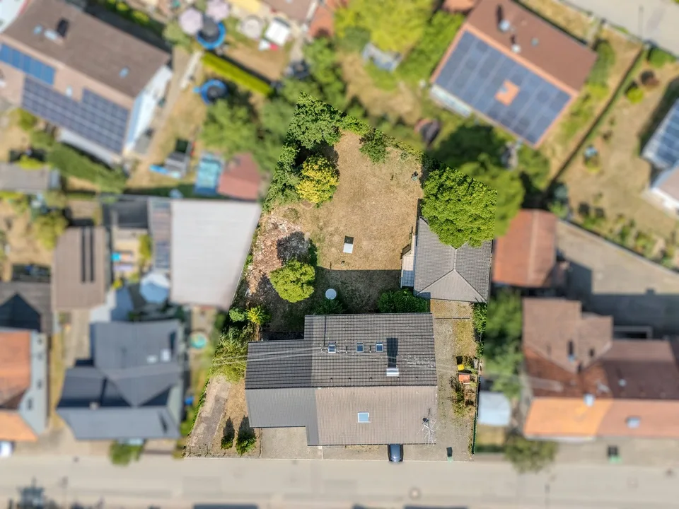 Casa a due famiglie necessitante di ristrutturazione – foto 3 di 13