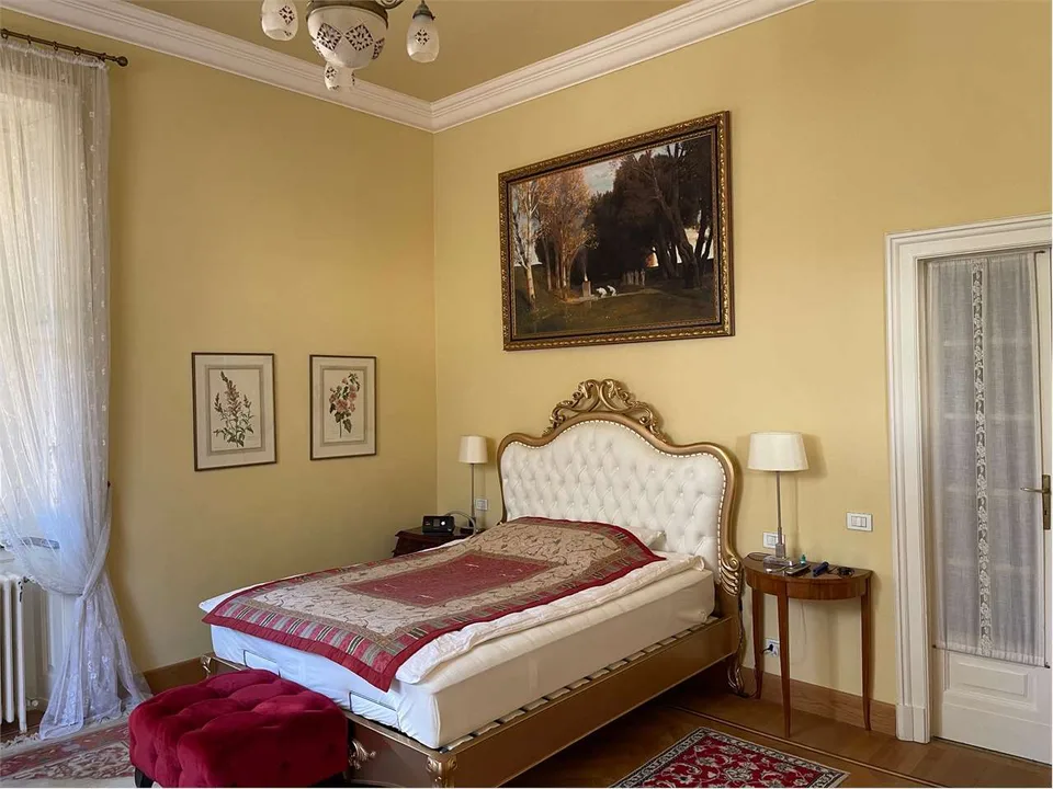 Exklusive Villa mit privatem Park und spektakulärer Panoramablick auf den See – Foto 13 von 13