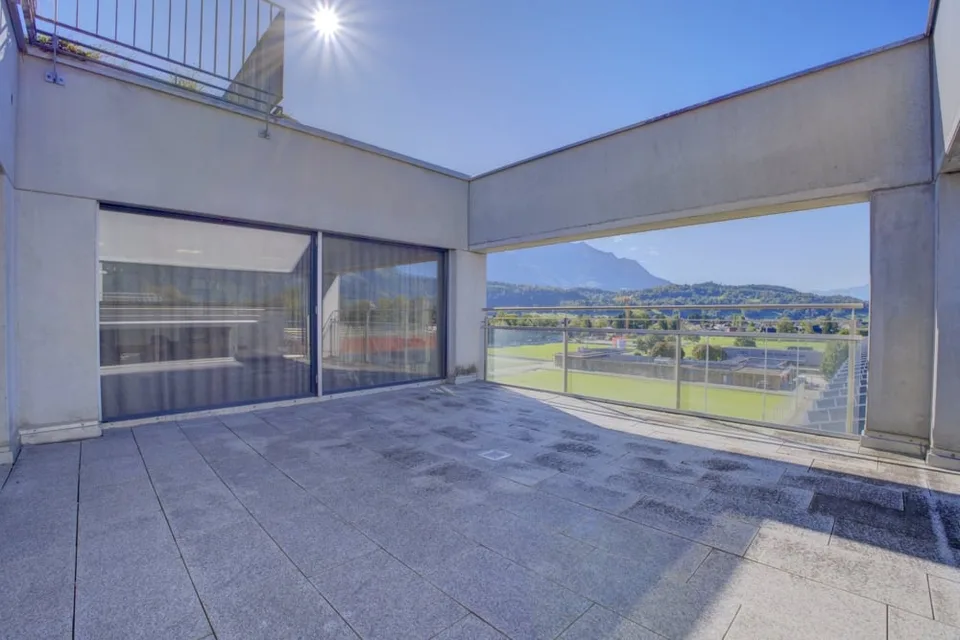 Espace de bureau moderne au 4e étage avec terrasse – photo 8 sur 13