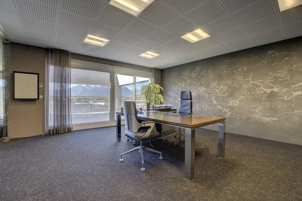 Espace de bureau moderne au 4e étage avec terrasse – photo 4 sur 13
