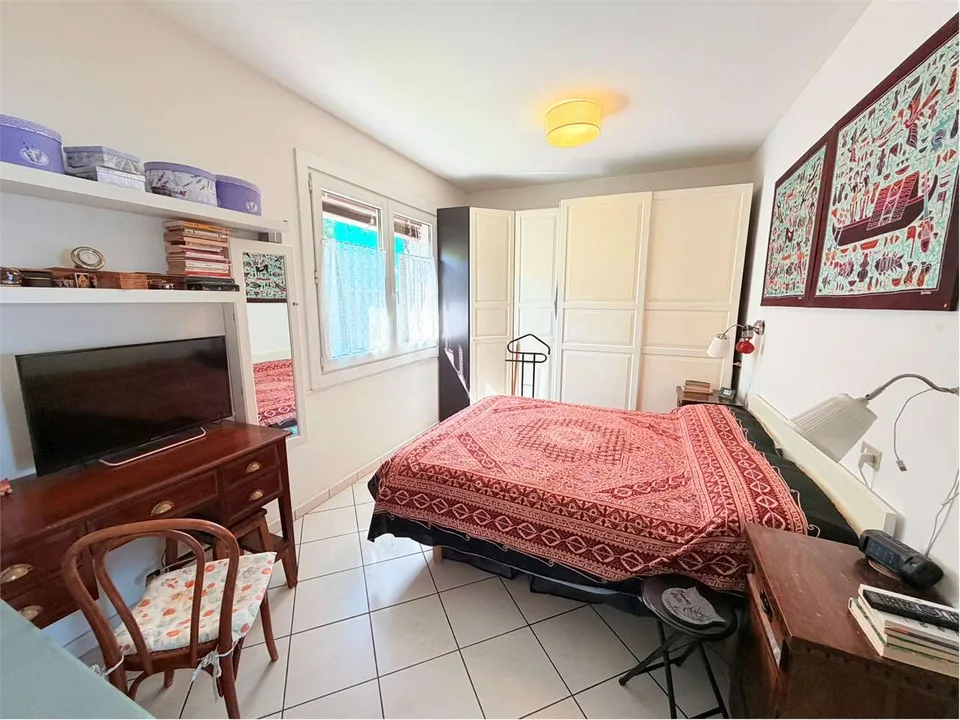 Schönes eigenständiges Haus in ruhiger und sonniger Lage, mit – Foto 7 von 13