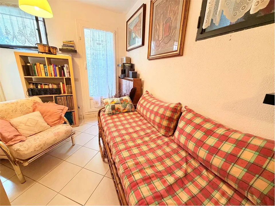 Schönes eigenständiges Haus in ruhiger und sonniger Lage, mit – Foto 12 von 13