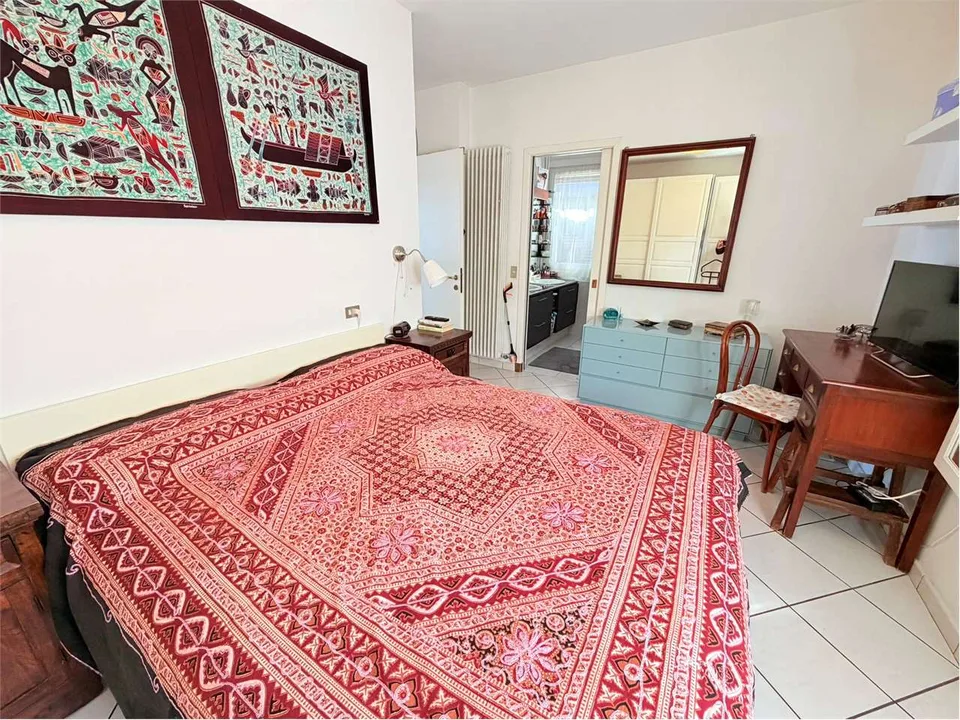 Schönes eigenständiges Haus in ruhiger und sonniger Lage, mit – Foto 8 von 13