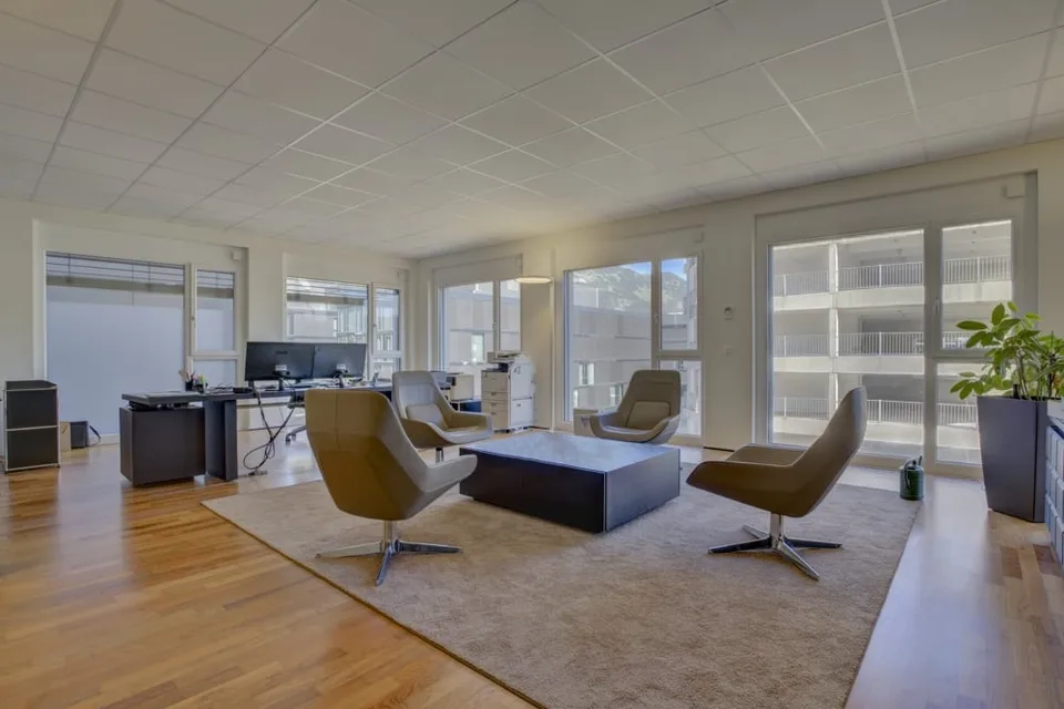 110 m2 d'espace de bureau moderne au 3e étage – photo 2 sur 9